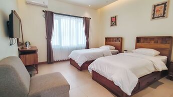 C Family Hotel
