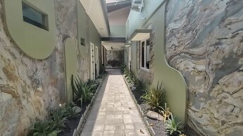 C Family Hotel