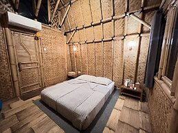 C Family Hotel