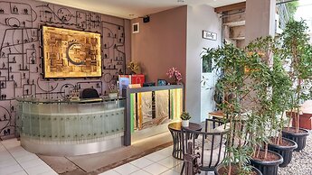 C Family Hotel