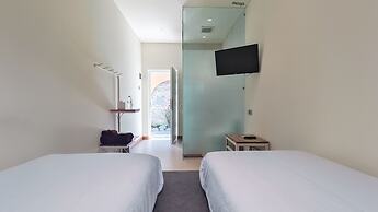 C Family Hotel