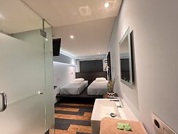 C Family Hotel
