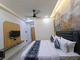Hotel Matrushree - Near Shree Dwarkadhish Temple