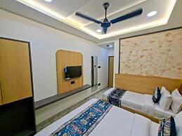 Hotel Matrushree - Near Shree Dwarkadhish Temple