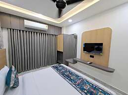 Hotel Matrushree - Near Shree Dwarkadhish Temple