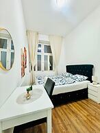 Affordable 5BR Apartment Atzgersdorf
