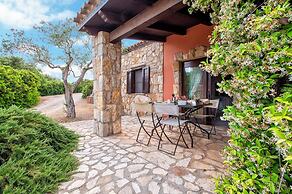Village with swimming pool just a few minutes from Alghero