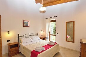 Village with swimming pool just a few minutes from Alghero