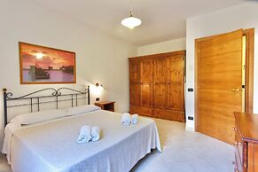Village with swimming pool just a few minutes from Alghero