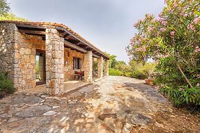 Village with swimming pool just a few minutes from Alghero