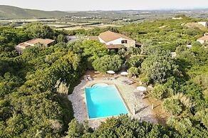 Village with swimming pool just a few minutes from Alghero