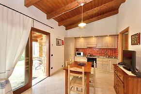 Village with swimming pool just a few minutes from Alghero