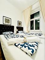 5BR Apartment for 10 Near Alterlaa