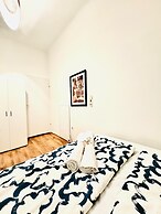 5BR Apartment for 10 Near Alterlaa