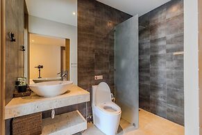 Great for Relaxing with Pool V259
