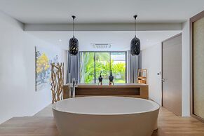 Great for Relaxing with Pool V259