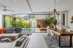 Great for Relaxing with Pool V259