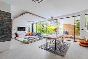 Great for Relaxing with Pool V259