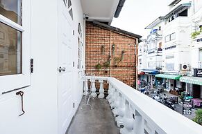 Sweett Lemon Hostel