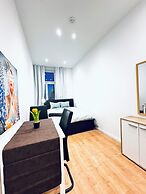 Cozy 4BR Apartment Near Kaufpark