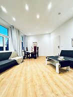 Cozy 4BR Apartment Near Kaufpark