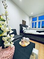 Cozy 4BR Apartment Near Kaufpark