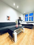 Cozy 4BR Apartment Near Kaufpark
