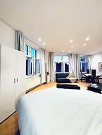 Cozy 4BR Apartment Near Kaufpark