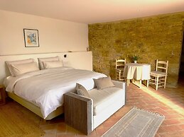 Mimosa Lodge