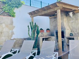 Amplio Chalet con Piscina