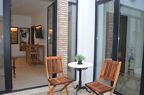 apartamentos plazuela arco el portillo