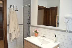 apartamentos plazuela arco el portillo