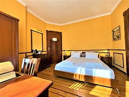 Lopera Guest House