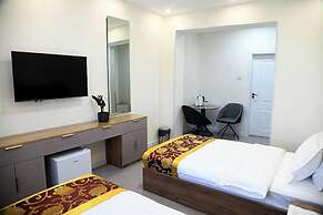 Moonlight Hotel