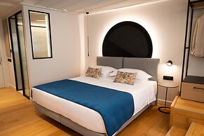 Navria Hotel