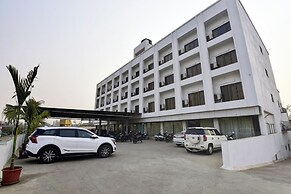 Glitz Hotels Devanshi Inn