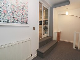 32B Bank Street