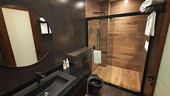 Akira Hotel
