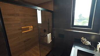 Akira Hotel