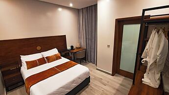 Akira Hotel