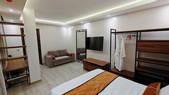 Akira Hotel