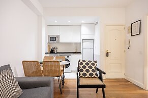 Central Apartment in La Latina Ideal for Work or Study