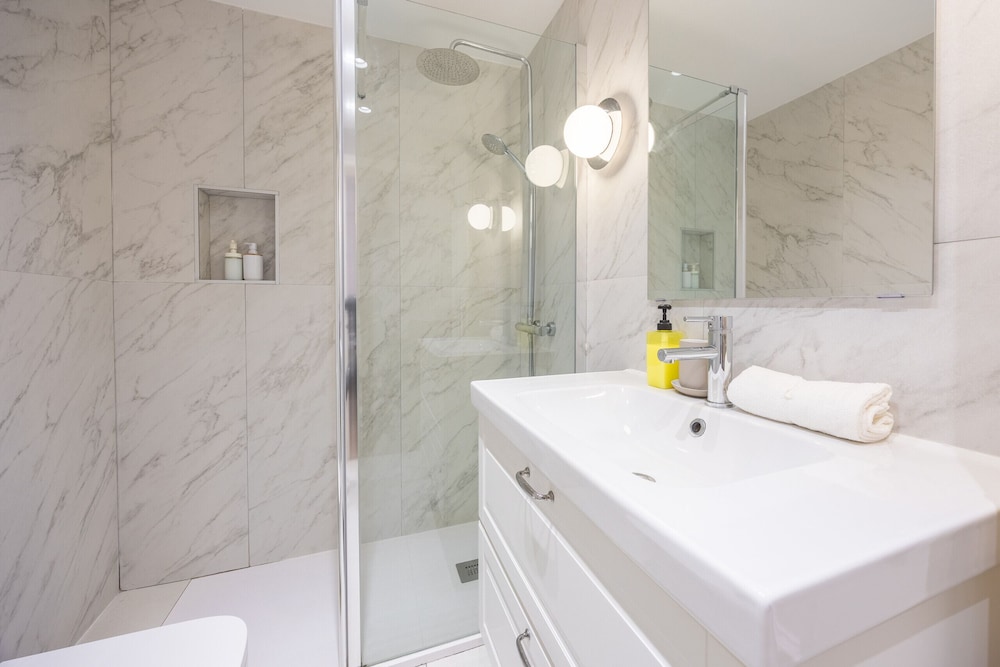 Central Apartment in La Latina Ideal for Work or Study