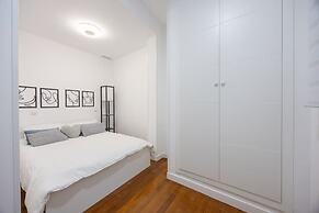 Stay in La Latina Stylish Apartment for Work and Study