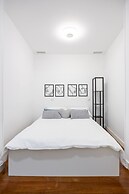 Stay in La Latina Stylish Apartment for Work and Study