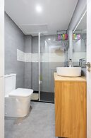 Stay in La Latina Stylish Apartment for Work and Study