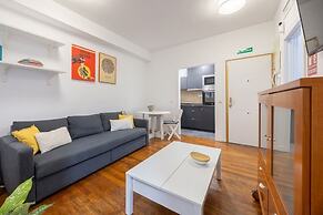 Stay in La Latina Stylish Apartment for Work and Study