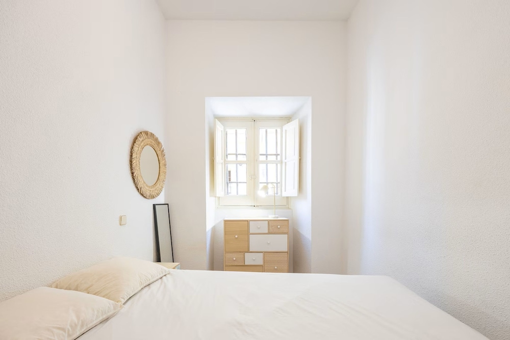 Cozy Apartment in La Latina Perfect for Work or Study