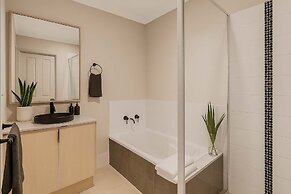 Stylish Queens Park Stay