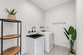 Stylish Queens Park Stay